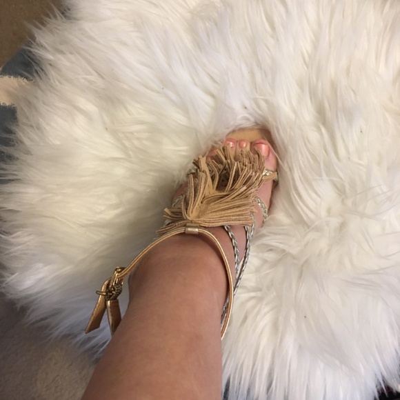 SCHUTZ Sand & Gold “Carmen” Fringe Sandals New in Box!! - Picture 12 of 15